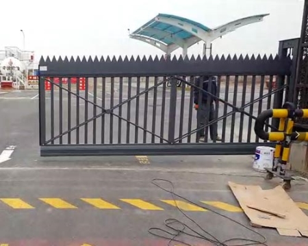 呂梁飛機(jī)場(chǎng)油庫懸浮門